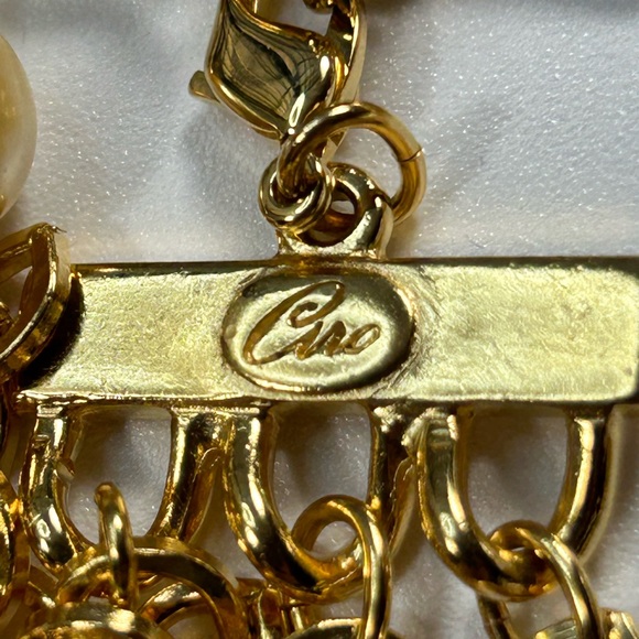 #38 Vintage Ciro Necklace, 3 Strands Large Link Gold Chain with Pearls, 18" + 3" - Picture 5 of 10